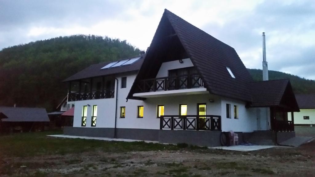 Pensiunea Steaua Nordului Vanatori  Exterior photo